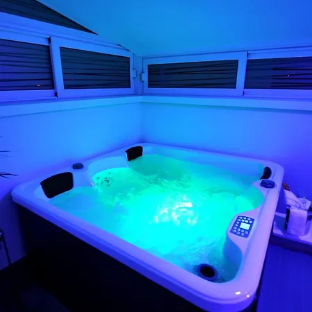 アパート Fit Luxury Penthouse ザダル