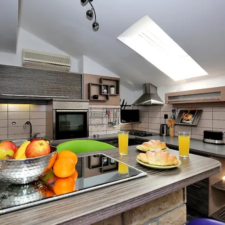 Fit Luxury Penthouse Apartment *