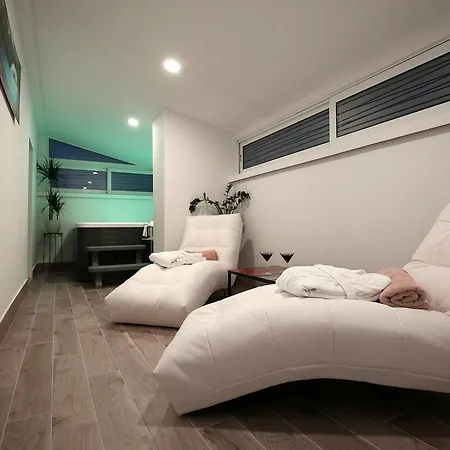 Apartment Fit Luxury Penthouse